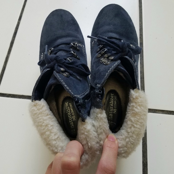 Blue Suede Combat Style Ankle Boots Naturalizer - Picture 2 of 10